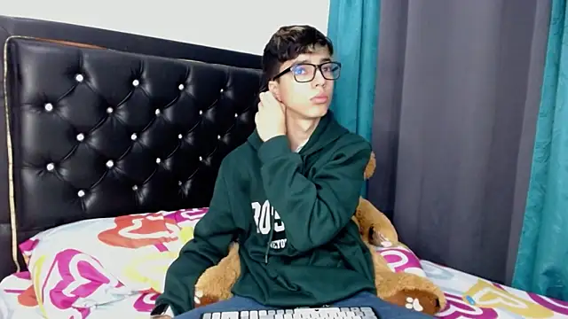 Snapshot of gabriel_x18 chatting on February 17, 2026, 5:26 am gabriel x18 online show from February 17, 2026, 5:26 am