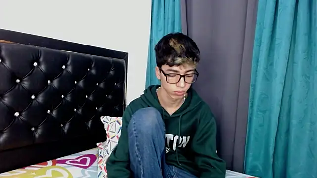 Snapshot of gabriel_x18 chatting on March 2, 2026, 5:08 am gabriel x18 online show from March 2, 2026, 5:08 am