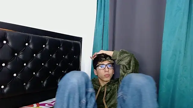 Snapshot of gabriel_x18 chatting on March 3, 2026, 5:24 am gabriel x18 online show from March 3, 2026, 5:24 am