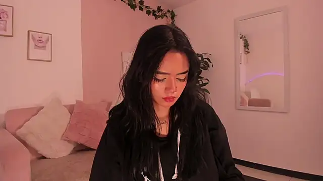 Snapshot of Mila_jenner chatting on February 19, 2026, 1:18 pm Mila jenner online show from February 19, 2026, 1:18 pm