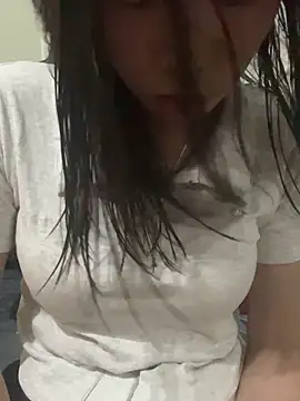 DoliceGirl2k online show from May 24, 2026, 10:09 am