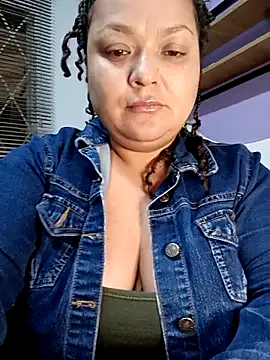 Snapshot of SweettSin chatting on March 10, 2026, 12:10 pm SweettSin online show from March 10, 2026, 12:10 pm