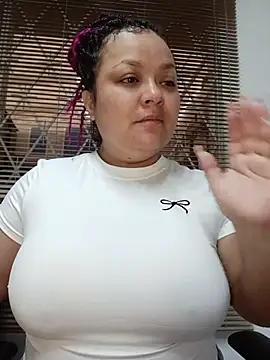 Snapshot of SweettSin chatting on May 4, 2026, 8:16 pm SweettSin online show from May 4, 2026, 8:16 pm