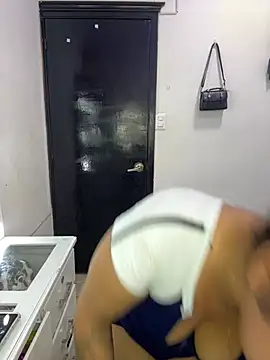 big booty girl online show from February 16, 2026, 1:24 am