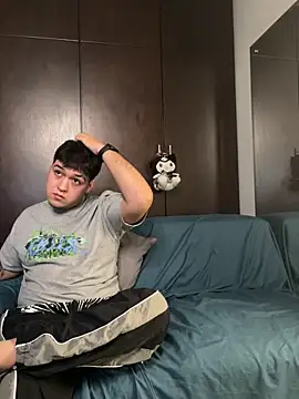 EmilyAndAndrew online show from March 11, 2026, 3:56 am