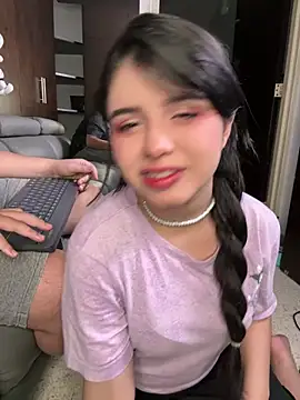 EmilyAndAndrew online show from May 19, 2026, 4:08 am
