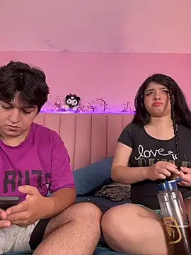 EmilyAndAndrew online show from June 10, 2026, 4:34 am