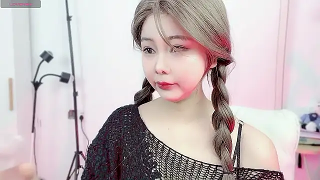 Snapshot of Memeli0 chatting on February 11, 2026, 6:51 am Memeli0 online show from February 11, 2026, 6:51 am