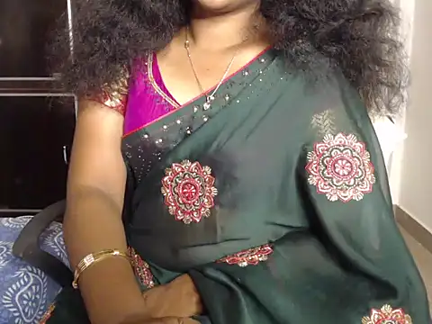 Snapshot of VixenNandhu chatting on April 22, 2026, 7:04 pm VixenNandhu online show from April 22, 2026, 7:04 pm