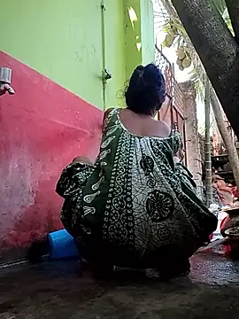 Sweet-runi online show from April 15, 2026, 3:35 am