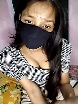 Naina-hott online show from March 25, 2026, 6:25 pm