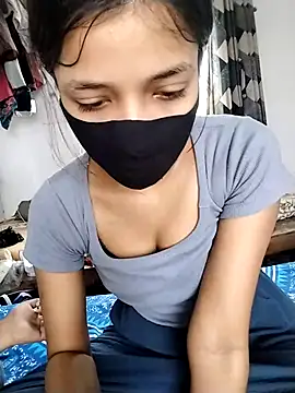 Naina-hott online show from April 22, 2026, 4:48 am