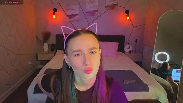  Kiki angel  online show from March 20, 2026, 9:47 am