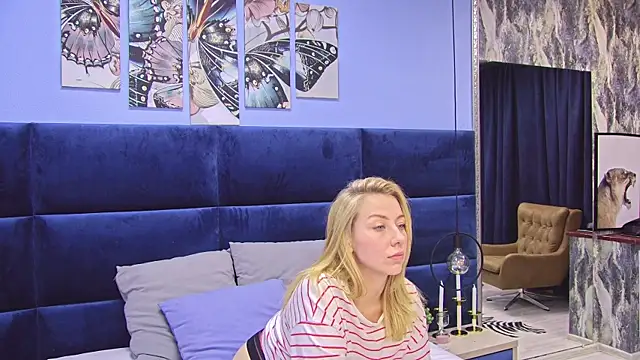 Snapshot of LovelyMiley chatting on February 19, 2026, 3:30 pm LovelyMiley online show from February 19, 2026, 3:30 pm