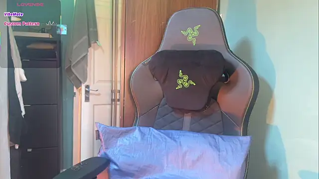 JadeAlexis403 online show from February 14, 2026, 9:39 am