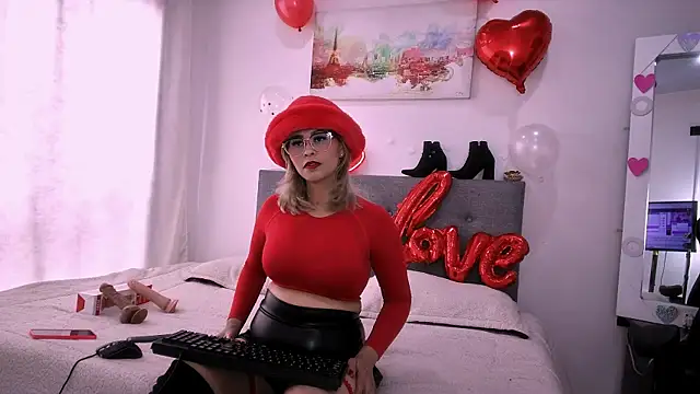 Snapshot of Sharlott_3 chatting on February 14, 2026, 1:41 pm Sharlott 3 online show from February 14, 2026, 1:41 pm