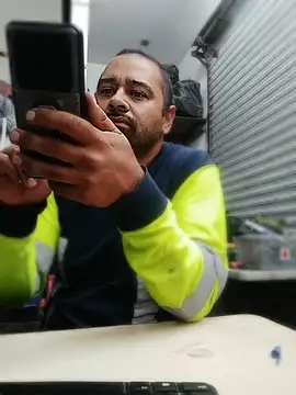 OMARMEX1 online show from April 16, 2026, 9:39 pm