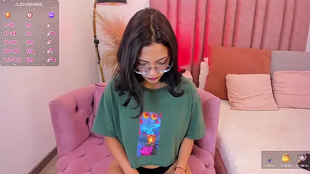 im lily  online show from May 20, 2026, 1:39 pm