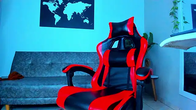 Alessrose online show from February 16, 2026, 7:43 pm