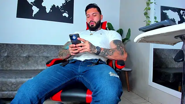 Alessrose online show from February 19, 2026, 7:54 pm