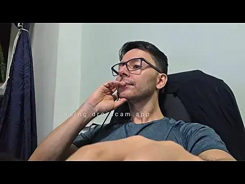 Snapshot of Coddy_maxx69 chatting on February 14, 2026, 1:02 am Coddy maxx69 online show from February 14, 2026, 1:02 am