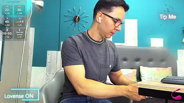 Snapshot of Coddy_maxx69 chatting on March 3, 2026, 12:33 pm Coddy maxx69 online show from March 3, 2026, 12:33 pm