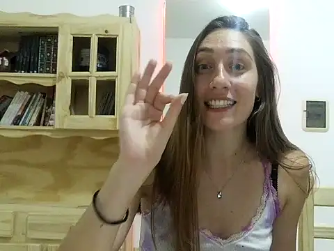 Snapshot of Serafina- chatting on February 27, 2026, 12:43 am Serafina- online show from February 27, 2026, 12:43 am