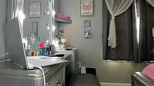 PrincessCutz1 online show from March 18, 2026, 4:10 pm