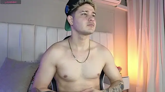 rayan linxx online show from February 10, 2026, 7:18 pm