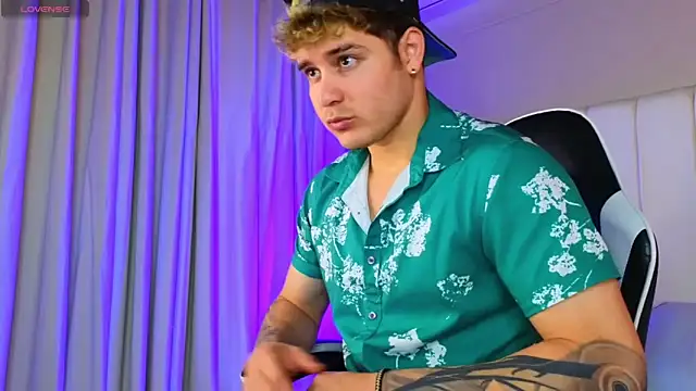 rayan linxx online show from April 7, 2026, 7:47 pm