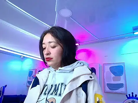 Alanna  scott online show from April 7, 2026, 4:02 am