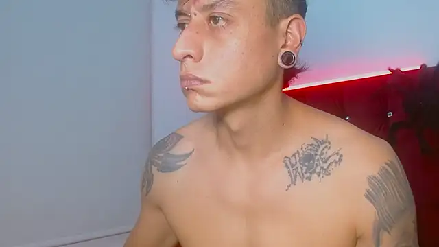 Snapshot of SkinnyDevil12 chatting on March 4, 2026, 3:45 am SkinnyDevil12 online show from March 4, 2026, 3:45 am