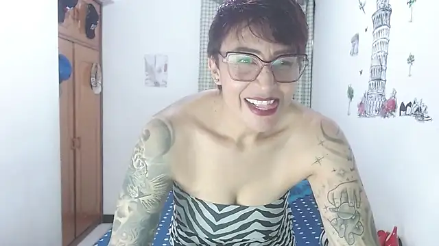 Charlotte gray  online show from May 10, 2026, 8:36 pm