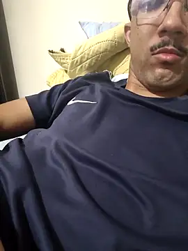 MOREN044 online show from February 12, 2026, 1:55 am