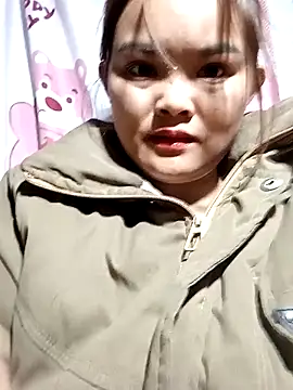 Snapshot of Luminana chatting on February 10, 2026, 1:43 am Luminana online show from February 10, 2026, 1:43 am