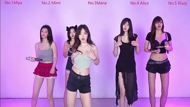 Snapshot of Velvet-girl chatting on February 13, 2026, 10:22 am Velvet-girl online show from February 13, 2026, 10:22 am