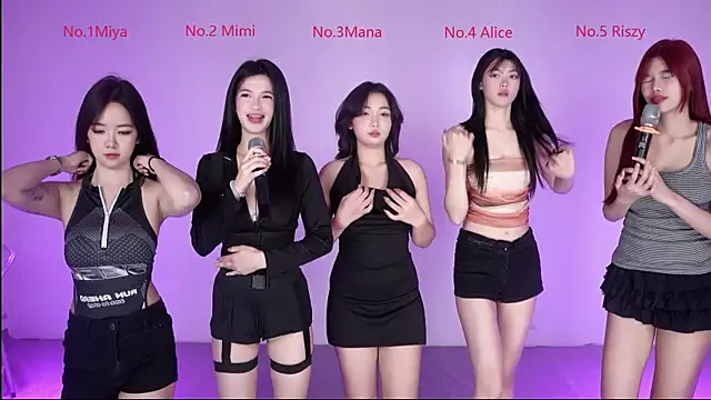 Snapshot of Velvet-girl chatting on March 3, 2026, 9:37 am Velvet-girl online show from March 3, 2026, 9:37 am