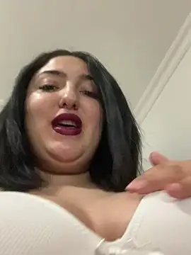 Snapshot of Amber_Sinn chatting on February 6, 2026, 6:33 pm Amber Sinn online show from February 6, 2026, 6:33 pm