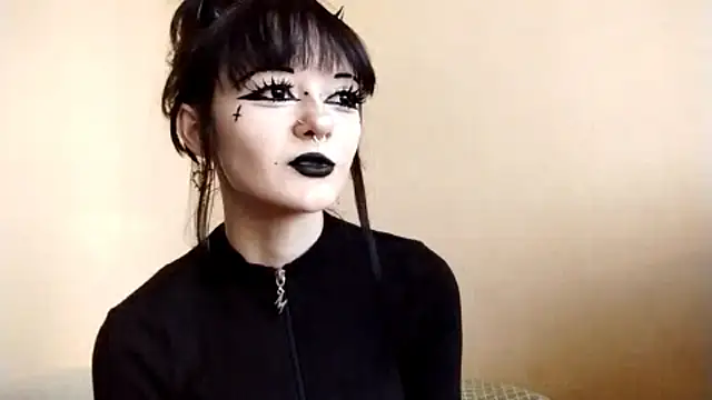 Snapshot of SmilingPatent chatting on February 10, 2026, 1:04 pm SmilingPatent online show from February 10, 2026, 1:04 pm