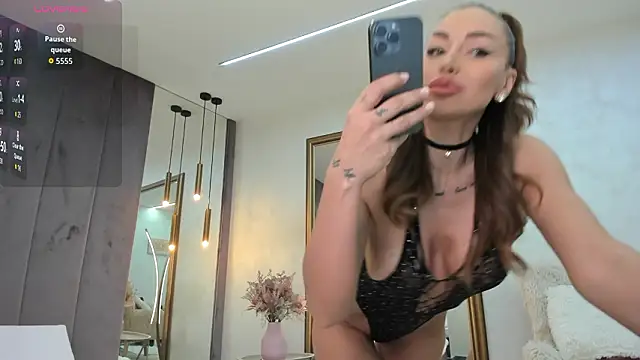 ElinaMoon  online show from March 8, 2026, 7:23 am