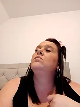 louisa36 online show from February 28, 2026, 8:54 pm