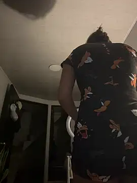 Snapshot of RachelWeisz_ chatting on February 12, 2026, 10:21 am RachelWeisz online show from February 12, 2026, 10:21 am