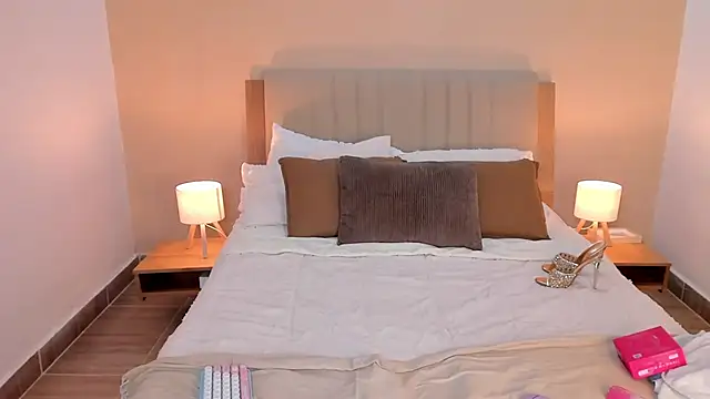 katt souza1 online show from March 4, 2026, 11:44 pm