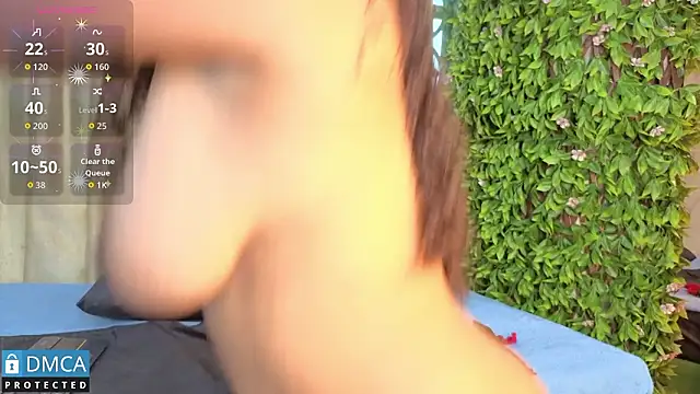 sandra rey  online show from March 25, 2026, 7:09 pm