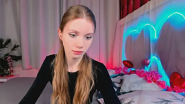 Snapshot of lada2k4 chatting on February 16, 2026, 5:36 am lada2k4 online show from February 16, 2026, 5:36 am