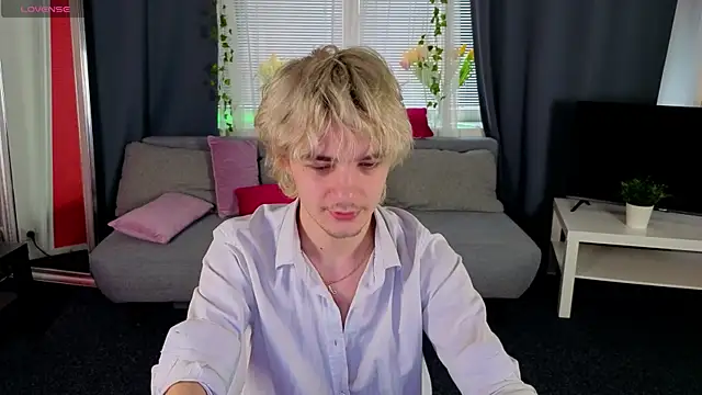 Snapshot of JameMiller chatting on March 2, 2026, 7:15 am JameMiller online show from March 2, 2026, 7:15 am