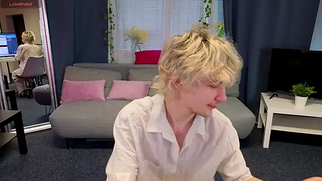 Snapshot of JameMiller chatting on March 3, 2026, 7:03 am JameMiller online show from March 3, 2026, 7:03 am