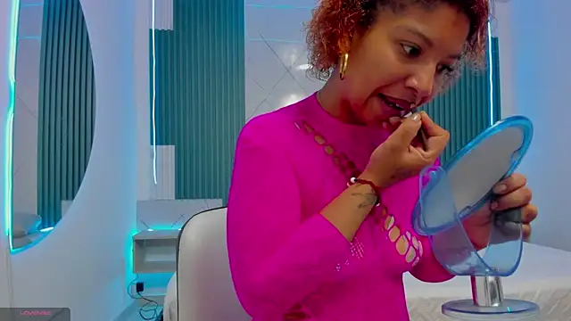 Shantall-blue online show from February 11, 2026, 8:03 pm