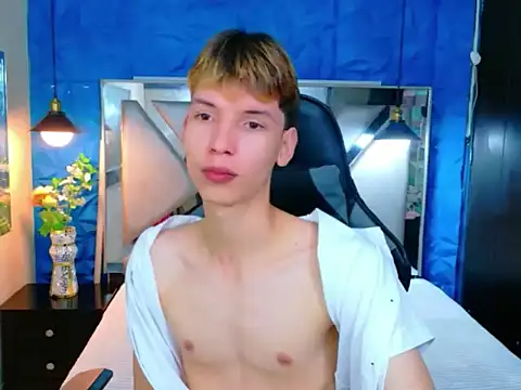 Snapshot of Liam_Green1 chatting on February 28, 2026, 2:40 pm Liam Green1 online show from February 28, 2026, 2:40 pm