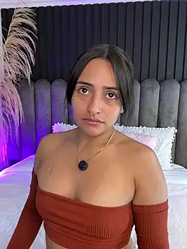Nanda vixen  online show from June 4, 2026, 11:11 pm